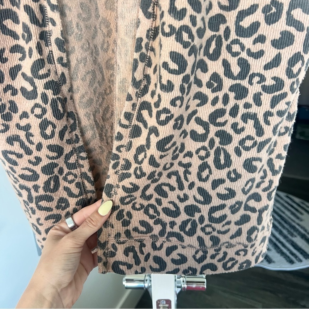Abercrombie & Fitch Soft A&F Cozy Leopard Print Long Line Open Front Cardigan-XS - Picture 3 of 8